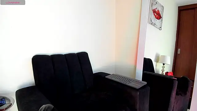 Snapshot of victoria__lace_ chatting on 06/20/26, 09:42 victoria lace online show from 06/20/26, 09:42