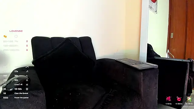 victoria  lace  online show from 11/30/25, 12:22