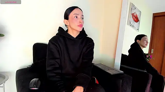 Snapshot of victoria__lace_ chatting on 02/23/26, 01:29 victoria lace online show from 02/23/26, 01:29