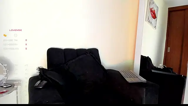 victoria  lace  online show from 10/28/25, 11:03