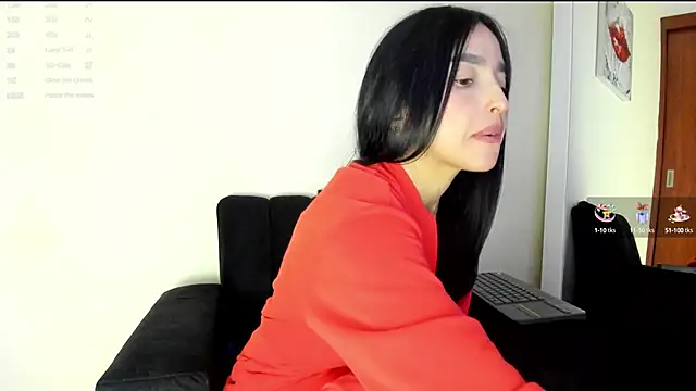Snapshot of victoria__lace_ chatting on 03/19/25, 04:14 victoria lace online show from 03/19/25, 04:14