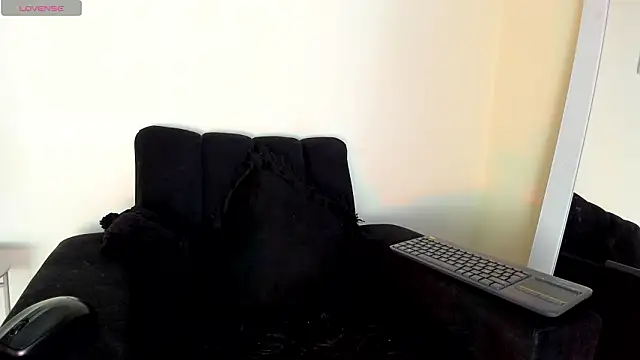 Snapshot of victoria__lace_ chatting on 03/03/26, 12:39 victoria lace online show from 03/03/26, 12:39