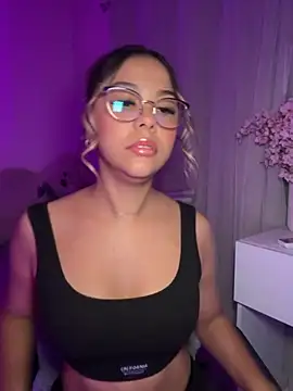 Snapshot of tuckersabrina chatting on 10/01/25, 11:58 tuckersabrina online show from 10/01/25, 11:58