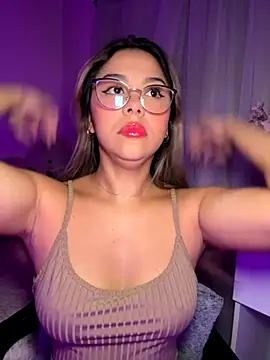 Snapshot of tuckersabrina chatting on 09/09/25, 11:08 tuckersabrina online show from 09/09/25, 11:08