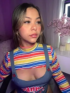 Snapshot of tuckersabrina chatting on 10/18/25, 12:07 tuckersabrina online show from 10/18/25, 12:07