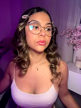 Snapshot of tuckersabrina chatting on 10/16/25, 11:40 tuckersabrina online show from 10/16/25, 11:40