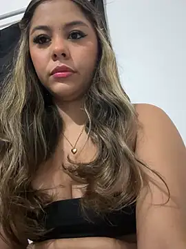 Snapshot of tuckersabrina chatting on 12/14/24, 08:45 tuckersabrina online show from 12/14/24, 08:45