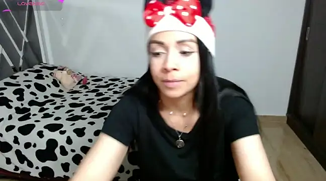 Snapshot of Amber_Lovely chatting on 12/18/24, 01:05 Amber Lovely online show from 12/18/24, 01:05