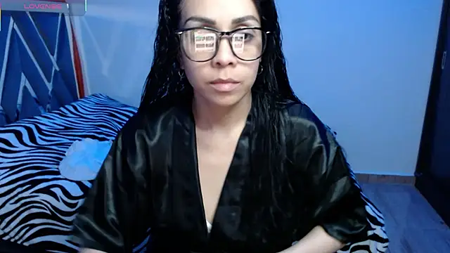 Snapshot of Amber_Lovely chatting on 09/29/25, 10:37 Amber Lovely online show from 09/29/25, 10:37