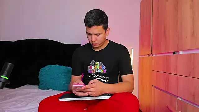 ANDREZALVAREZ online show from 11/07/25, 01:59