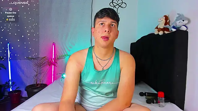 ANDREZALVAREZ online show from 04/12/26, 03:43