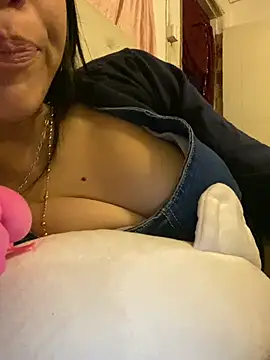 Snapshot of kittyprettybby chatting on 07/12/26, 10:10 kittyprettybby online show from 07/12/26, 10:10