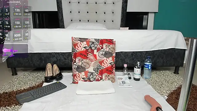 kinky polar online show from 12/04/25, 02:43