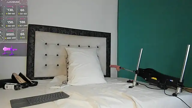 kinky polar online show from 02/25/26, 04:01