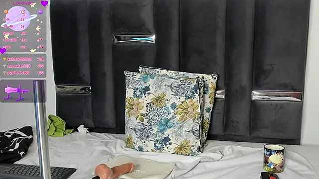 Snapshot of kinky_polar chatting on 01/10/25, 07:46 kinky polar online show from 01/10/25, 07:46