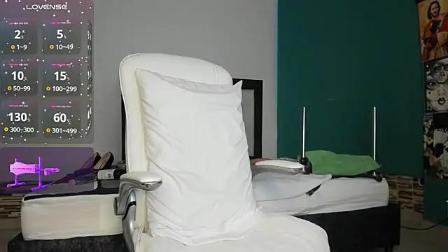 kinky polar online show from 03/20/26, 08:21