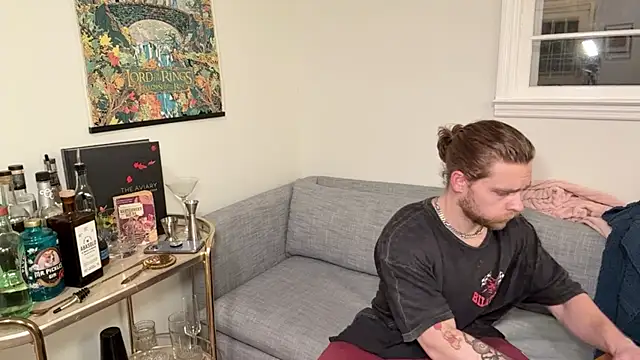 Snapshot of DaddydayDrinkzz chatting on 12/18/24, 06:21 DaddydayDrinkzz online show from 12/18/24, 06:21