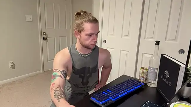 Snapshot of DaddydayDrinkzz chatting on 03/15/25, 06:14 DaddydayDrinkzz online show from 03/15/25, 06:14