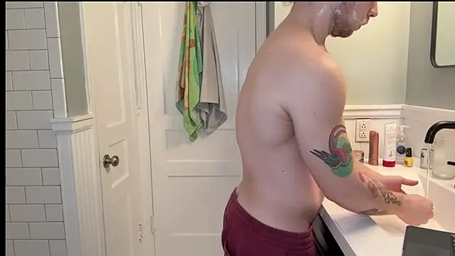 Snapshot of DaddydayDrinkzz chatting on 01/31/25, 06:57 DaddydayDrinkzz online show from 01/31/25, 06:57