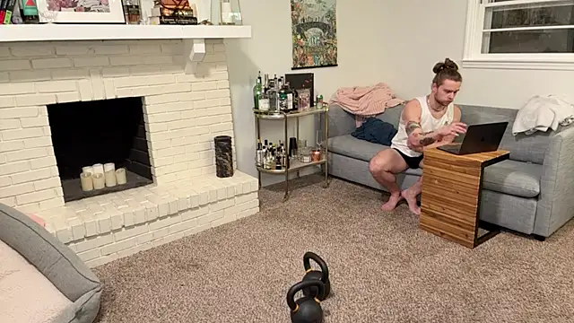 Snapshot of DaddydayDrinkzz chatting on 01/13/25, 06:27 DaddydayDrinkzz online show from 01/13/25, 06:27