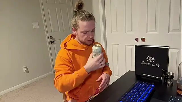 Snapshot of DaddydayDrinkzz chatting on 03/13/25, 06:48 DaddydayDrinkzz online show from 03/13/25, 06:48