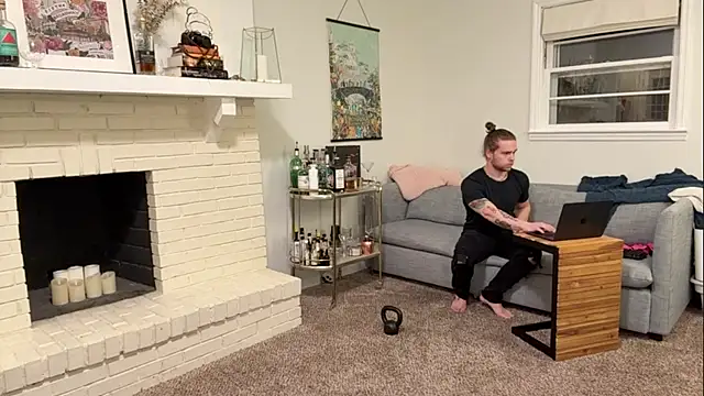 Snapshot of DaddydayDrinkzz chatting on 12/31/24, 05:22 DaddydayDrinkzz online show from 12/31/24, 05:22