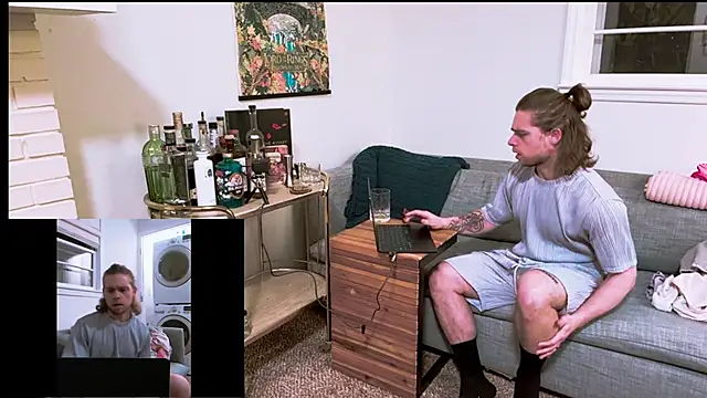 Snapshot of DaddydayDrinkzz chatting on 01/28/25, 05:43 DaddydayDrinkzz online show from 01/28/25, 05:43