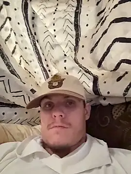 Snapshot of devinshd chatting on 11/17/25, 06:56 devinshd online show from 11/17/25, 06:56