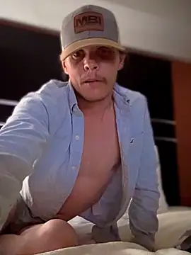 Snapshot of devinshd chatting on 02/22/26, 02:03 devinshd online show from 02/22/26, 02:03