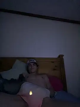 Snapshot of devinshd chatting on 02/20/25, 01:40 devinshd online show from 02/20/25, 01:40