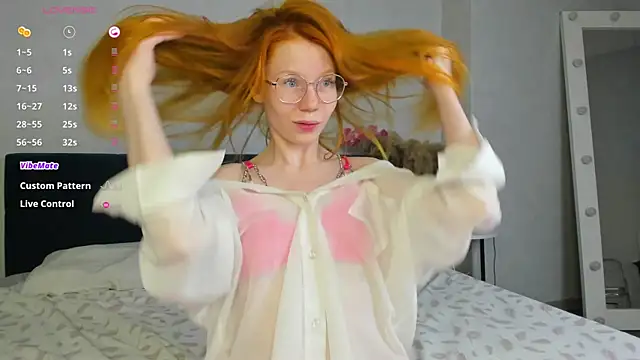 Esme Runn online show from 10/14/25, 03:07