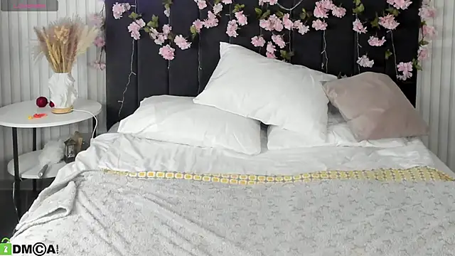 Esme Runn online show from 11/08/25, 03:32