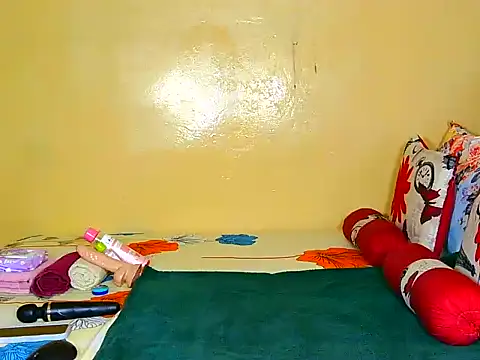 Down to earth girl online show from 10/14/25, 09:25