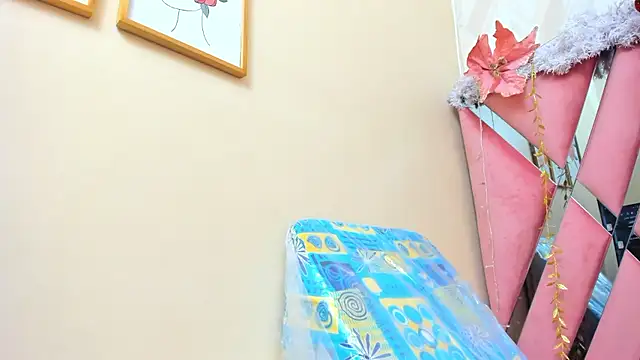 Snapshot of charlotterichardss chatting on 12/06/24, 10:10 charlotterichardss online show from 12/06/24, 10:10