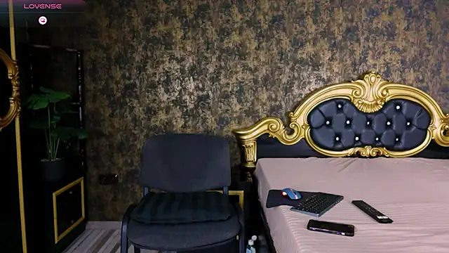 Snapshot of AaronMuscle chatting on 09/08/25, 04:39 AaronMuscle online show from 09/08/25, 04:39