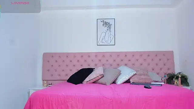 CarolinaGlamour online show from 11/19/25, 07:58