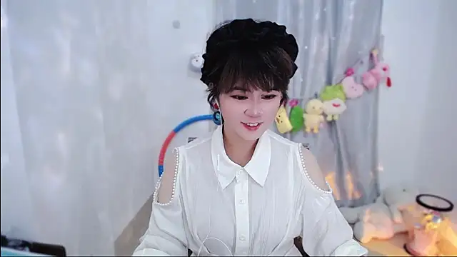 Fan ting online show from 10/26/25, 03:07