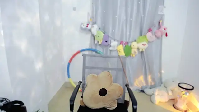 Fan ting online show from 11/21/25, 02:54