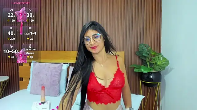 Snapshot of evelin_leroy chatting on 03/06/25, 03:13 evelin leroy online show from 03/06/25, 03:13