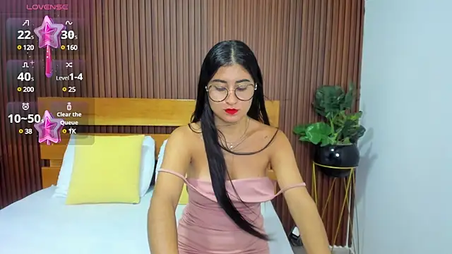 Snapshot of evelin_leroy chatting on 02/18/25, 12:06 evelin leroy online show from 02/18/25, 12:06