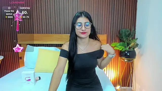 Snapshot of evelin_leroy chatting on 02/17/25, 12:05 evelin leroy online show from 02/17/25, 12:05