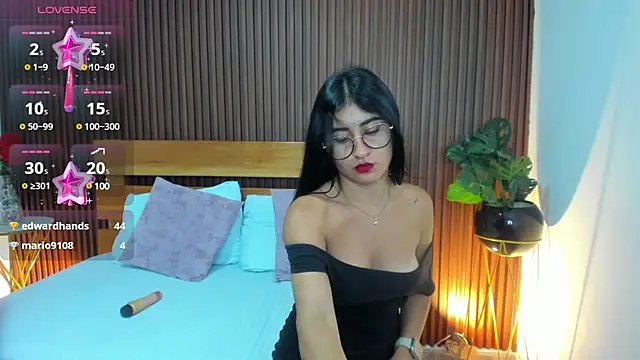 Snapshot of evelin_leroy chatting on 03/21/25, 03:13 evelin leroy online show from 03/21/25, 03:13