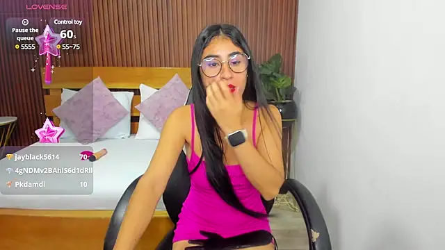 Snapshot of evelin_leroy chatting on 03/19/25, 12:12 evelin leroy online show from 03/19/25, 12:12