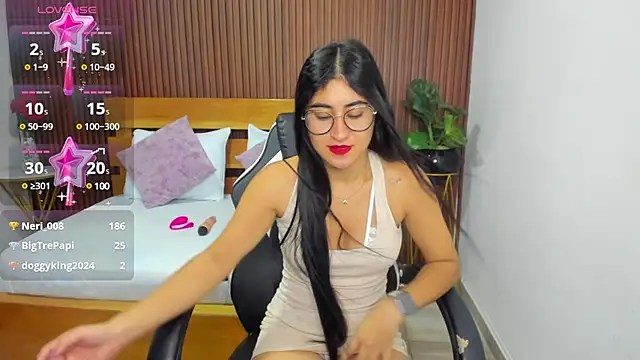 Snapshot of evelin_leroy chatting on 03/18/25, 12:06 evelin leroy online show from 03/18/25, 12:06