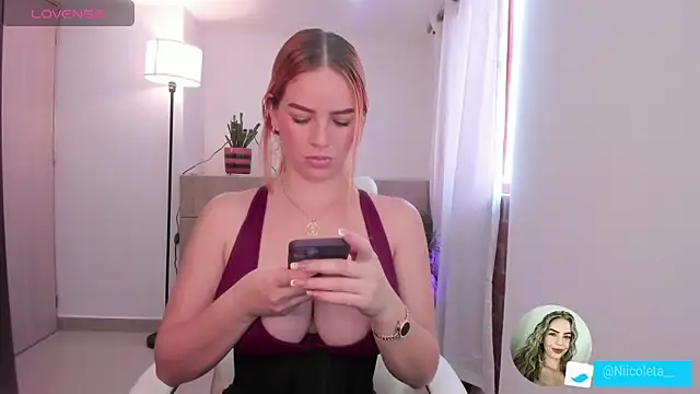 Niicoleta online show from 12/19/25, 06:54