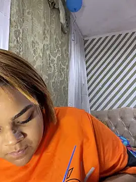 Snapshot of Evabigass chatting on 02/18/26, 03:04 Evabigass online show from 02/18/26, 03:04