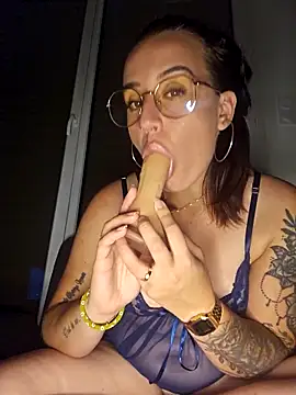 lindsay 33off online show from 09/24/25, 05:36