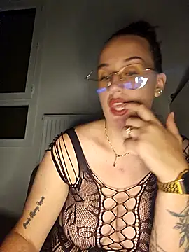 lindsay 33off online show from 11/18/25, 09:07