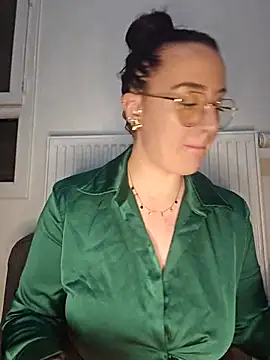 lindsay 33off online show from 02/25/26, 08:25