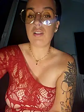 lindsay 33off online show from 09/24/25, 08:04